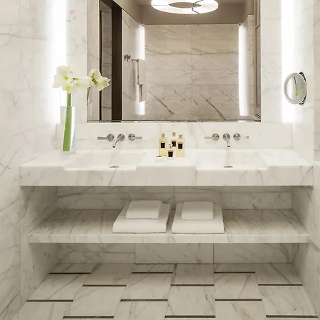 Mandarin Oriental Lutetia, Hotell